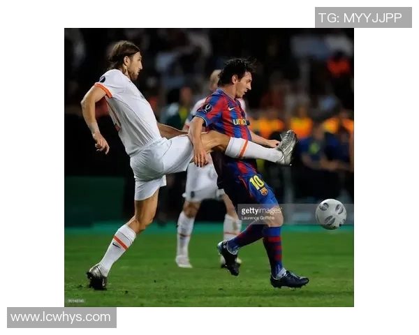 迷你版球星足球模型制作教程 打造属于你的足球梦团队